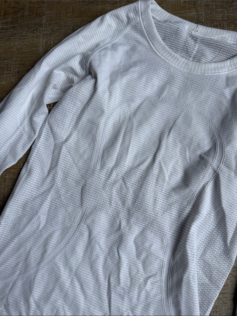 lululemon White Swiftly Tech Long-Sleeve Crew Top - Picture 3 of 6